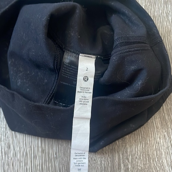 Lululemon Black Women's High-Waisted Shorts - Picture 5 of 7